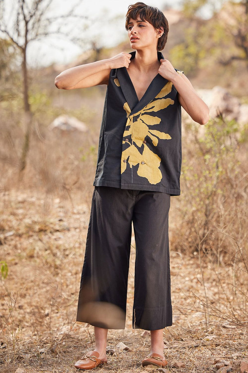 Coturnix Pants cotton by Khara Kapas in black for women Worldwide