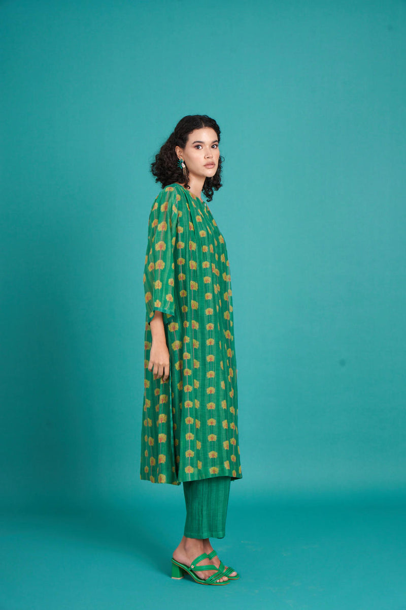 Bela mul cotton silk kurta set silk by Priti Prashant in green color for women Worldwide