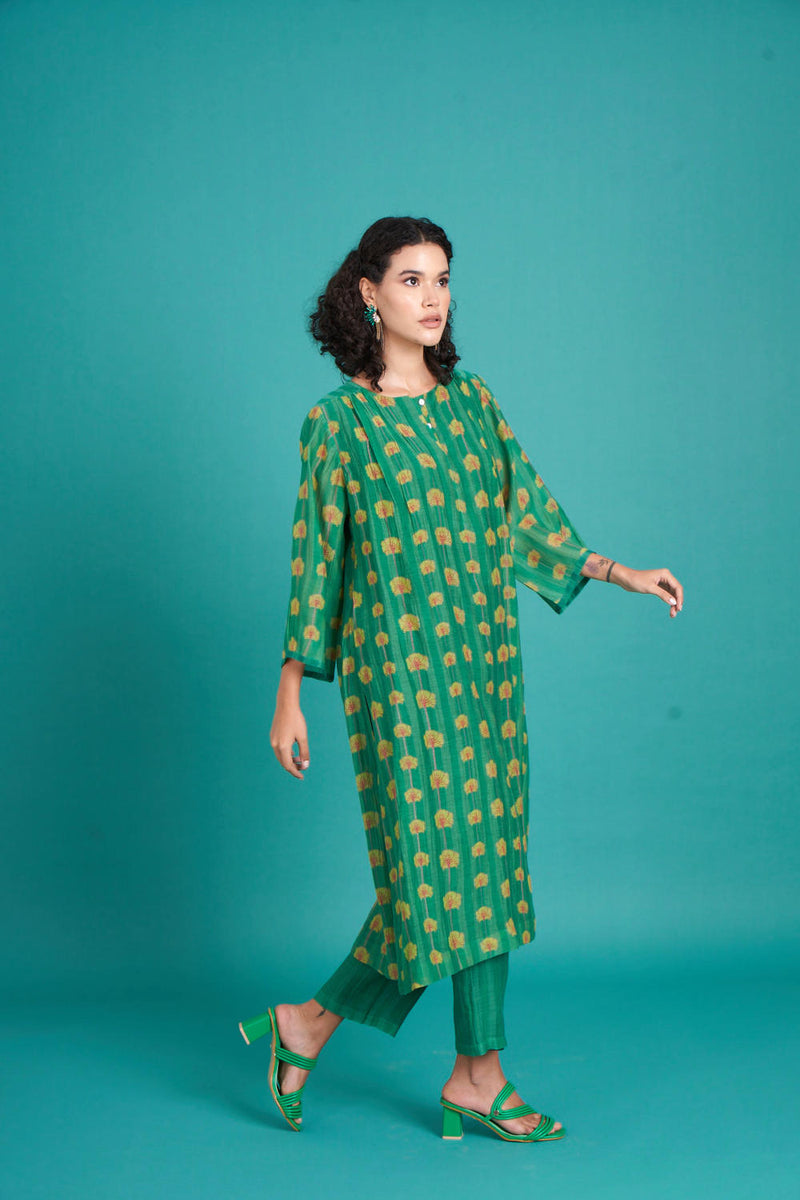 Bela mul cotton silk kurta set silk by Priti Prashant in green color for women Worldwide