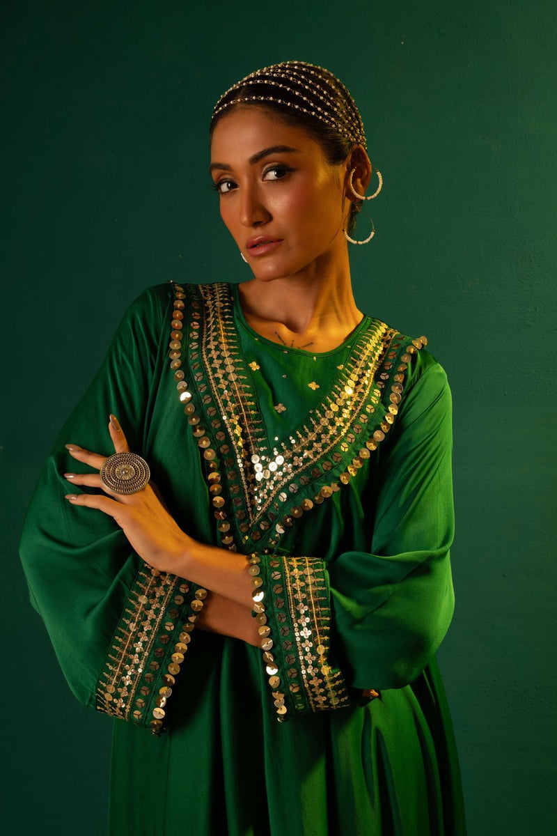 Chamakeen Mahi Green Asymmetrical Kurta Set satin by PRAHNAAYA in green color for women Worldwide