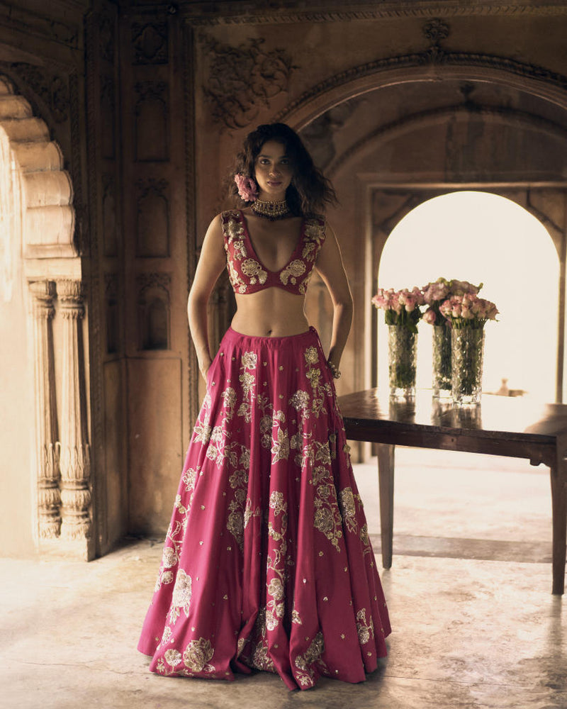 PH-2458 
Lehenga 
Blouse 
Dupatta Set by Paulmi & Harsh for women Worldwide