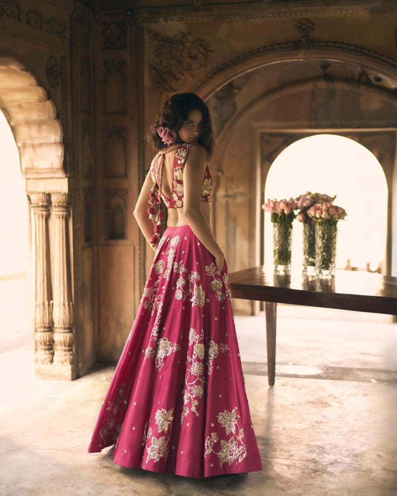 PH-2458 
Lehenga 
Blouse 
Dupatta Set by Paulmi & Harsh for women Worldwide