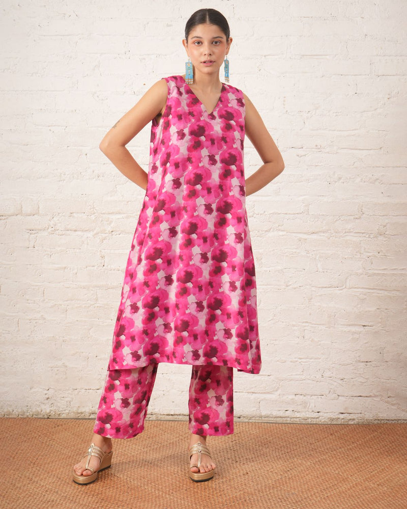 Pink Floral Printed Silk Chanderi Kurta Set chanderi by Myoho in pink color for women Worldwide