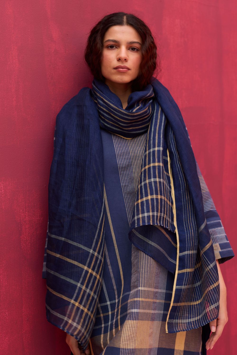 Kiza Handwoven Linen Dupatta - Navy