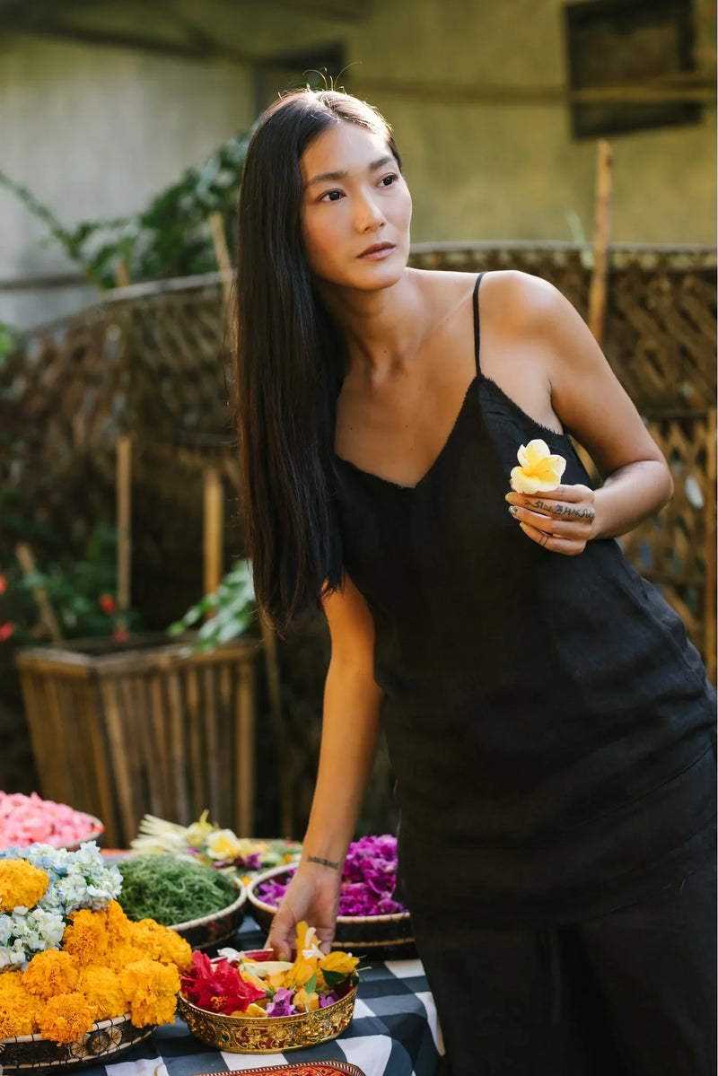 YOI REFINED CAMISOLE TOP SET linen by Ituvana in black color for women Worldwide