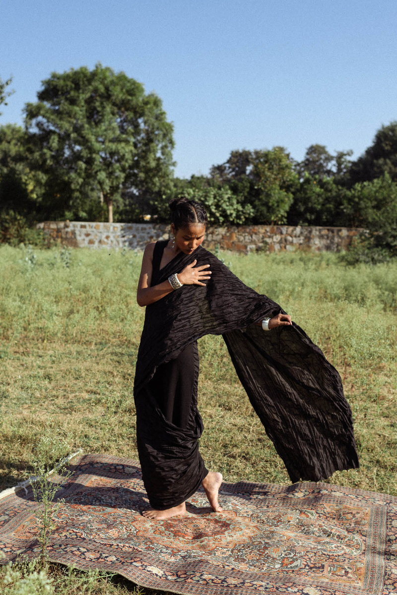 NAVA PLEATED SARI DRESS 100% cotton by Ituvana in black color for women Worldwide