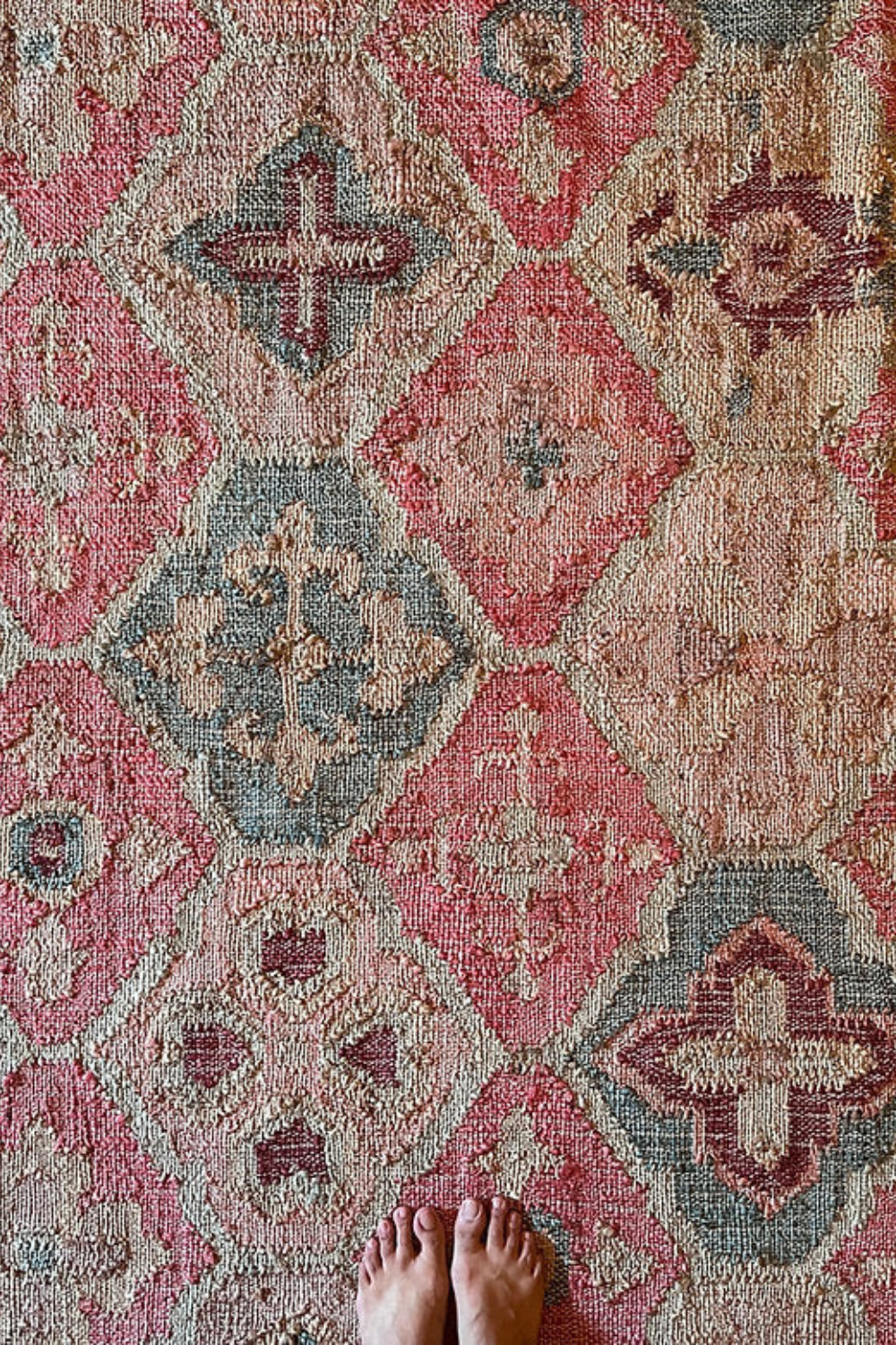 Damaask Rug