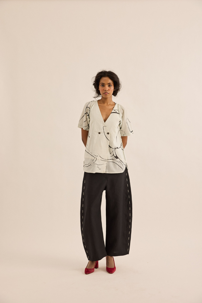 Snowbound Top mul top/shirt by Khara Kapas in ivory for women Worldwide