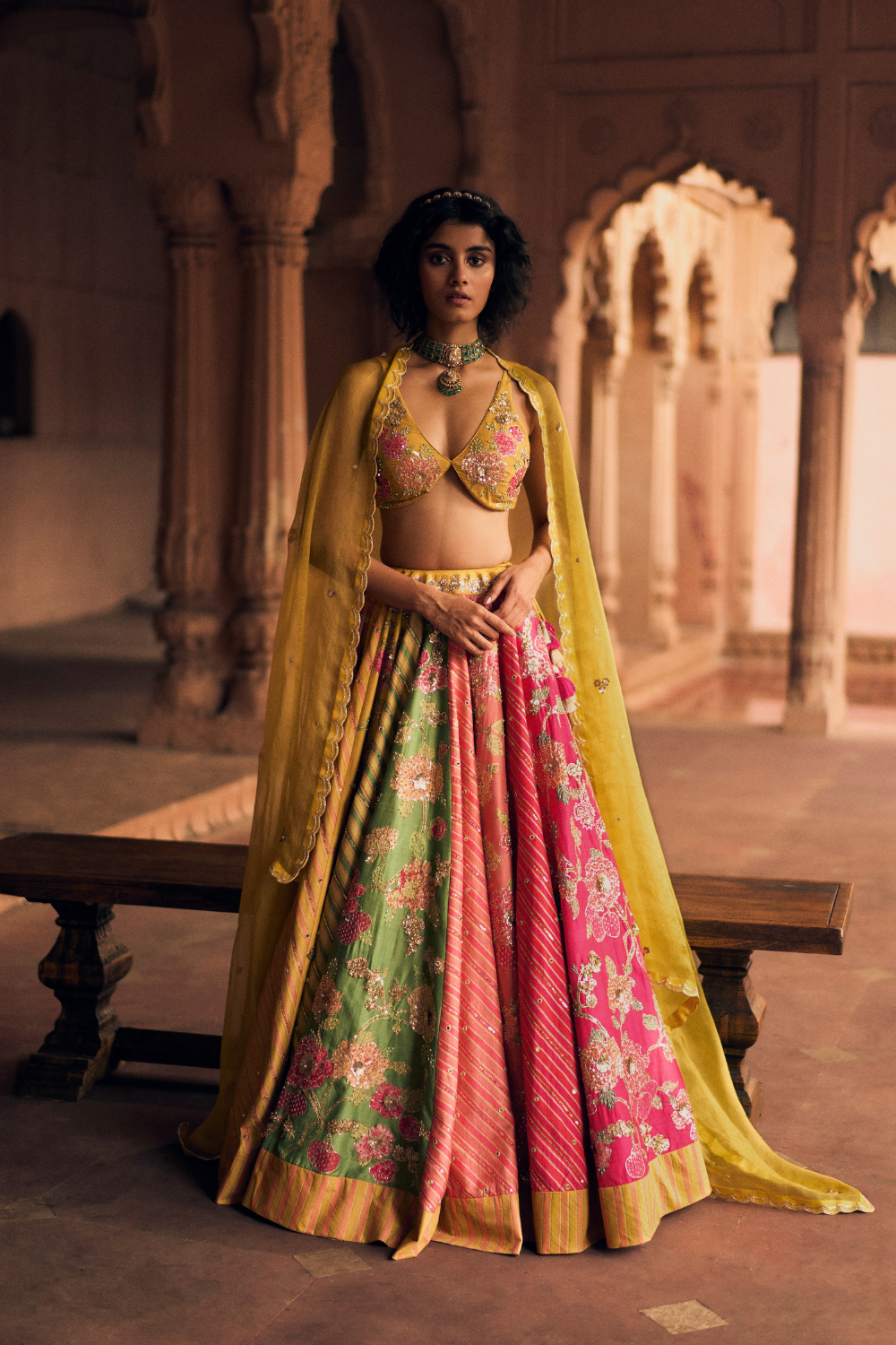 PH-2463 
Lehenga 
Blouse 
Dupatta Set