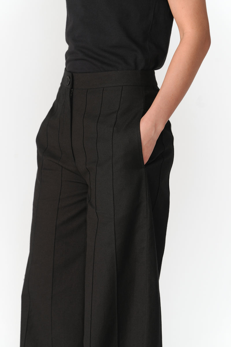 Wide Leg Pin-Tuck Pants pant/trouser by Turn Black in black for women Worldwide