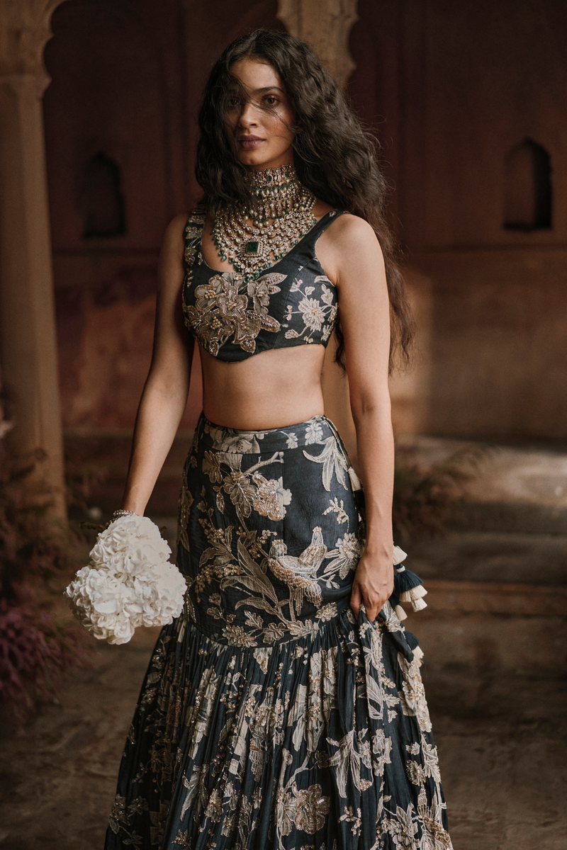 PH-2490 
Lehenga 
Blouse 
Dupatta Set by Paulmi & Harsh for women Worldwide