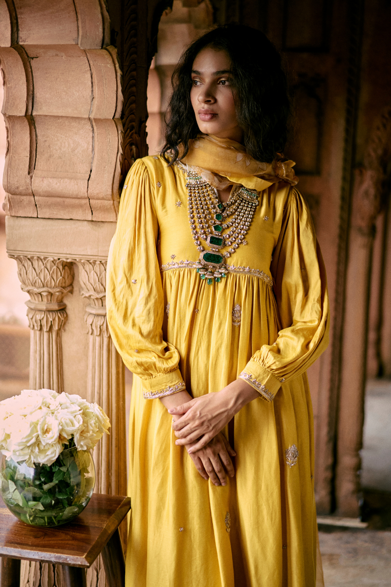 PH-2469 
Kurta 
Pants 
Dupatta Set by Paulmi & Harsh for women Worldwide