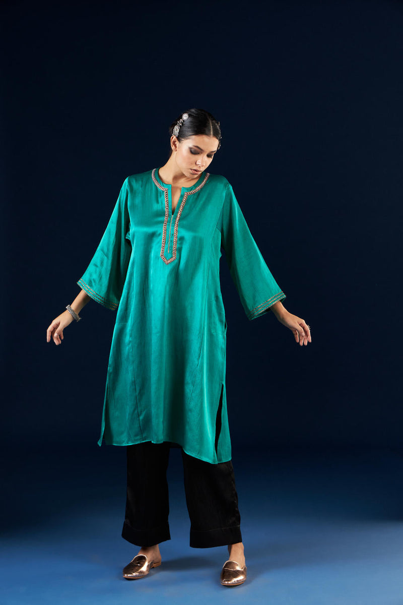 Kalidaar Kurta Set - Emerald green & Coal Black silk by Aavidi in green color for women Worldwide