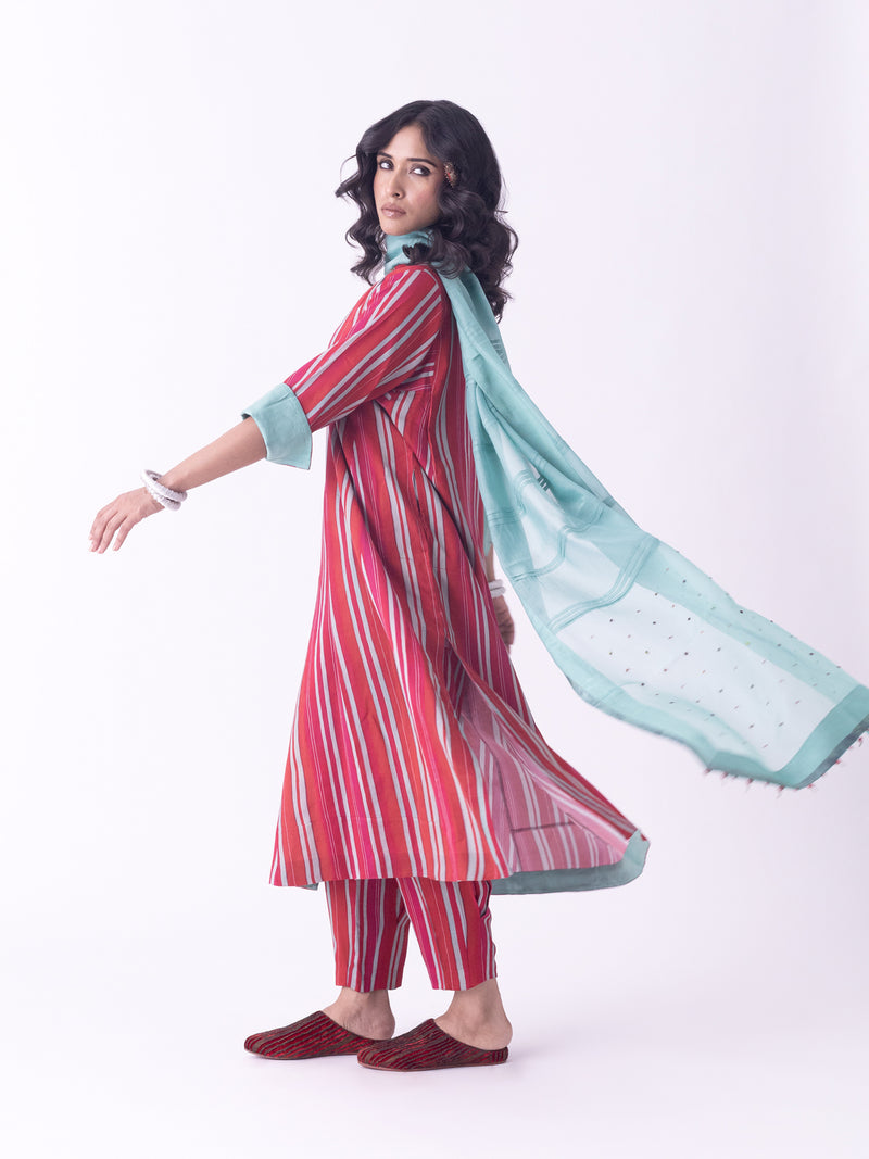 Tantu-Kurta silk blend kurta/kurta set by Shades of India in red for women Worldwide
