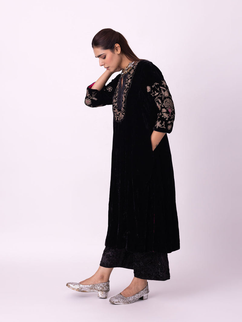 Vireh Kurta silk velvet kurta/kurta set by Shades of India in black for women Worldwide