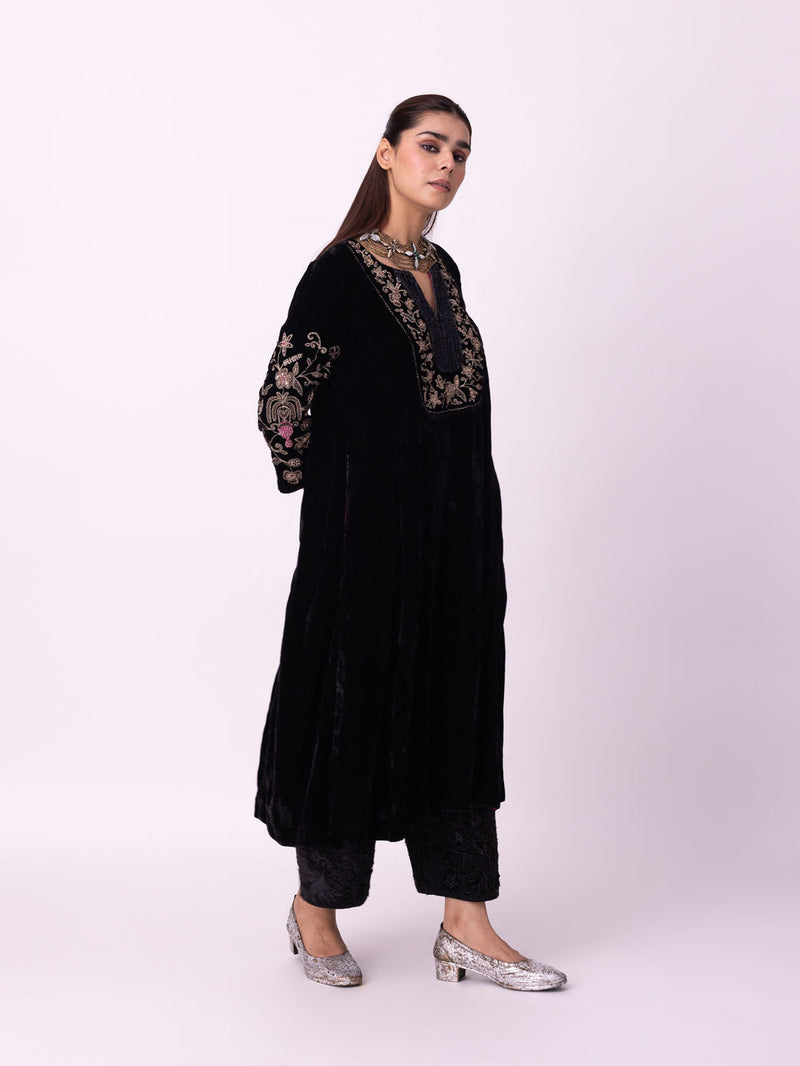 Vireh Kurta silk velvet kurta/kurta set by Shades of India in black for women Worldwide