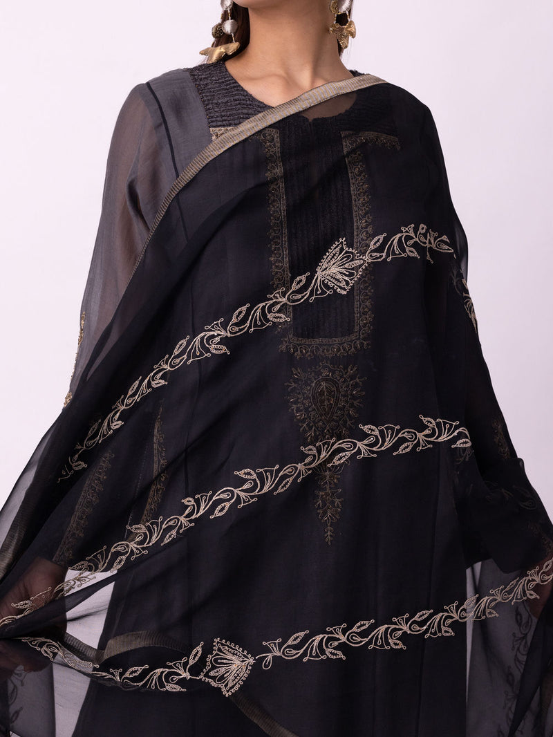 Saba Dupatta organza dupatta by Shades of India in black for women Worldwide