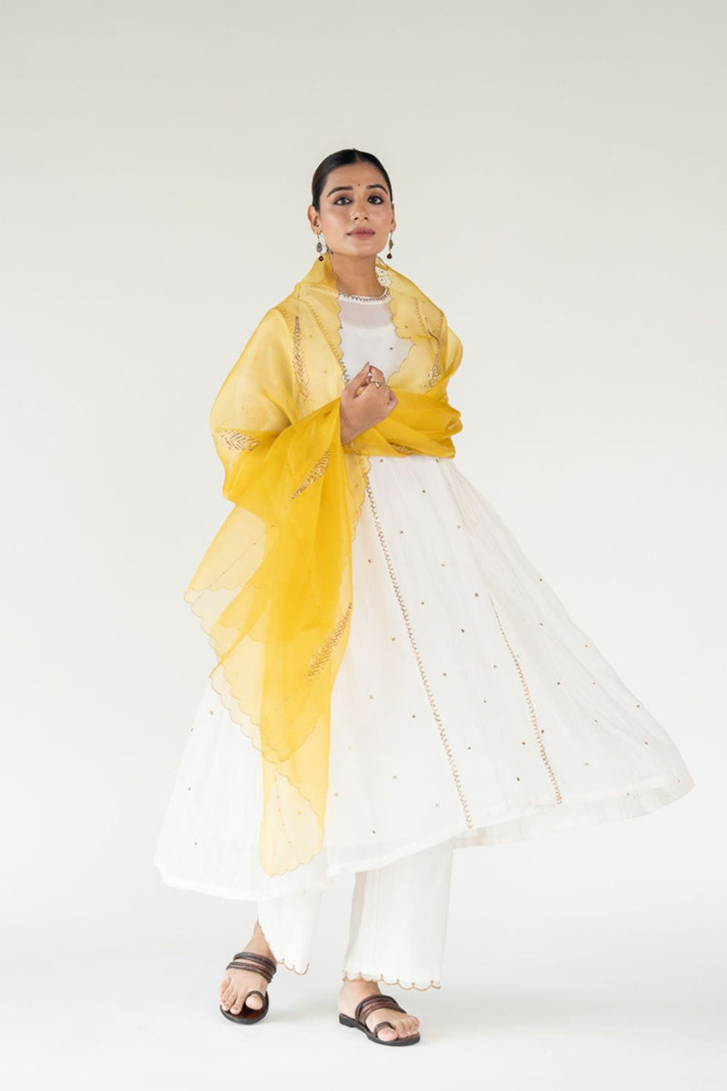 Baadal Kurta Set 
with Shama Odhani-Ivory & Yellow chanderi by Nirjara in multi color for women Worldwide