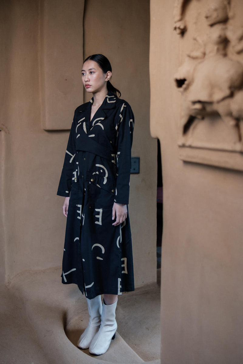 Copenhagen Trench-Black Line Printed cotton by The Terra Tribe in black color for women Worldwide