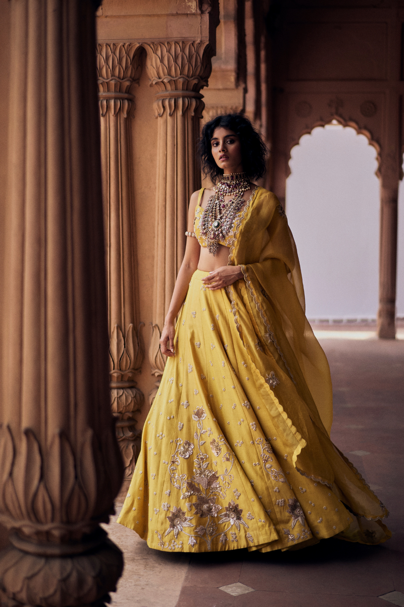 PH-2467 
Lehenga 
Blouse 
Dupatta Set by Paulmi & Harsh for women Worldwide