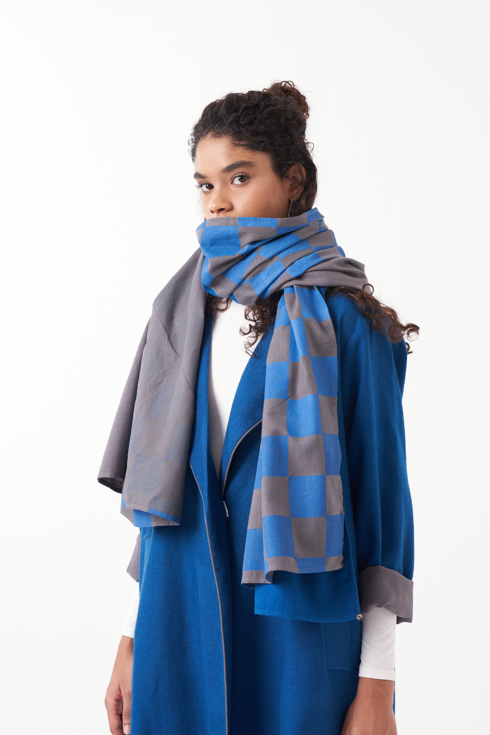 CHECKERED SCARF-GREY & ELECTRIC BLUE