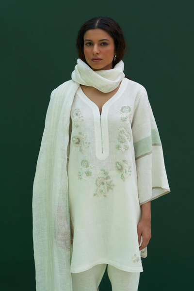 Insha Hand-Embroidered Kurta
- Ivory