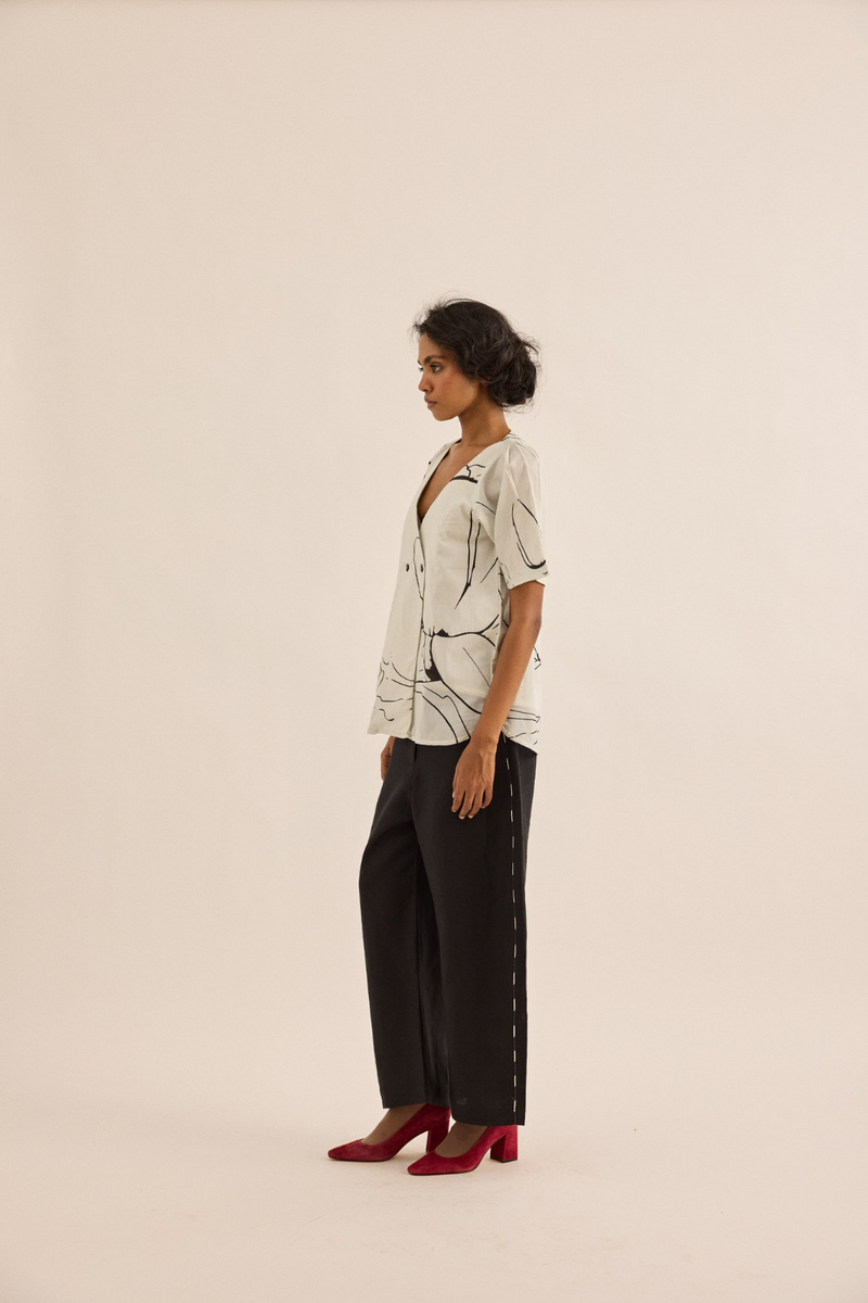 Snowbound Top mul top/shirt by Khara Kapas in ivory for women Worldwide