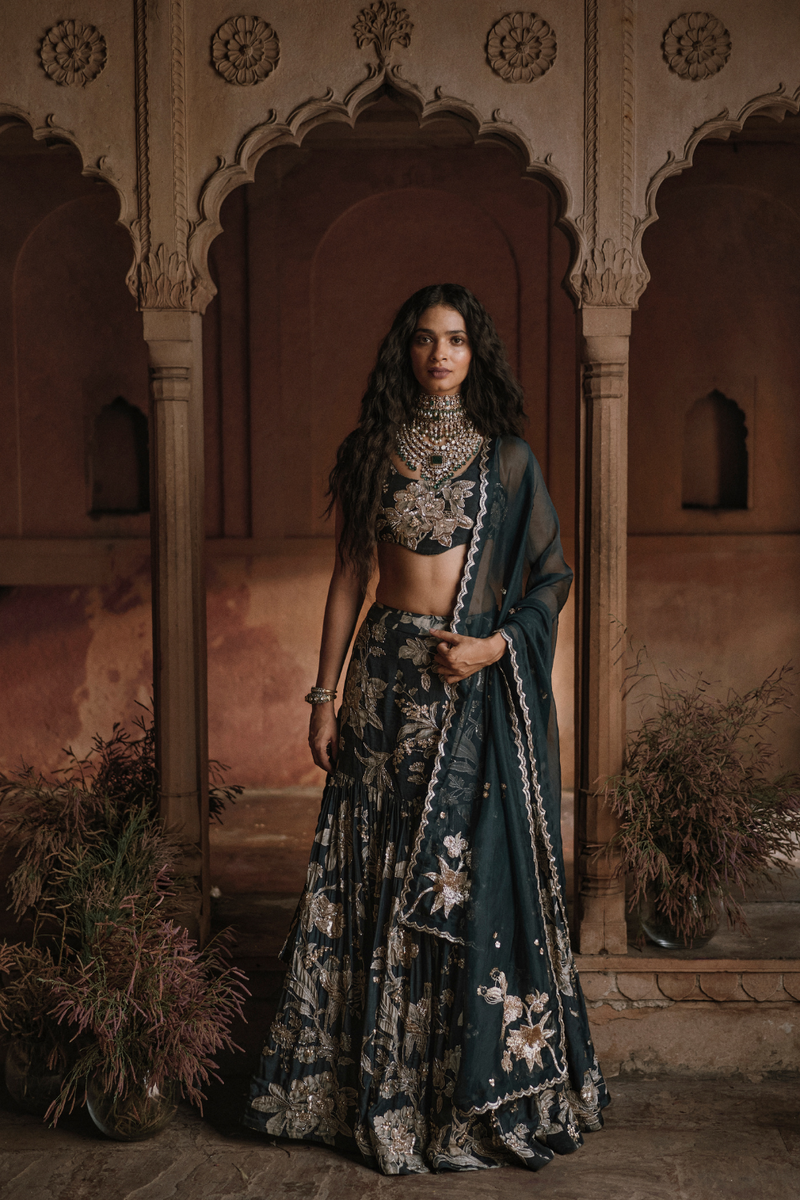 PH-2490 
Lehenga 
Blouse 
Dupatta Set by Paulmi & Harsh for women Worldwide