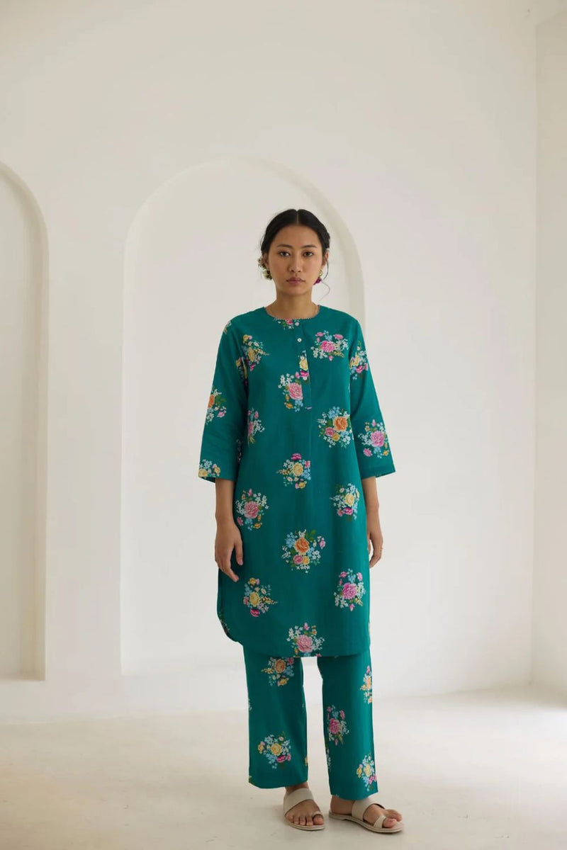 Sage Green Floral Bunch Mid Kurta Set cotton by Nadiya Paar in green color for women Worldwide