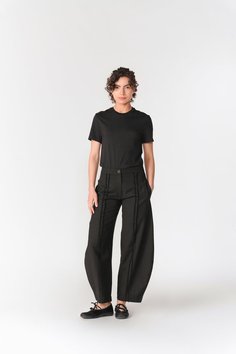 Single Pleat Barrel Pants pant/trouser by Turn Black in black for women Worldwide