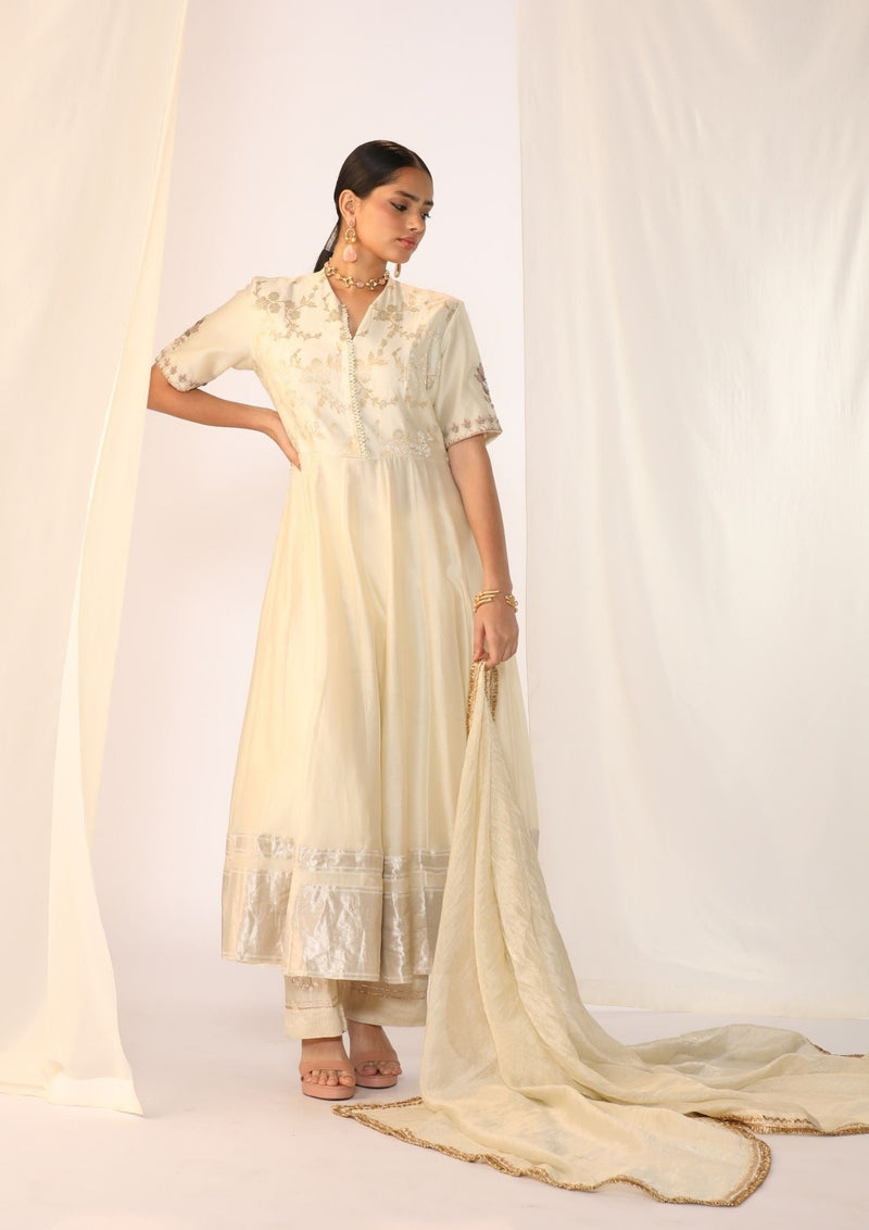 Embroidered silk pearl white kurta set with organza dupatta chanderi by Myoho for women Worldwide