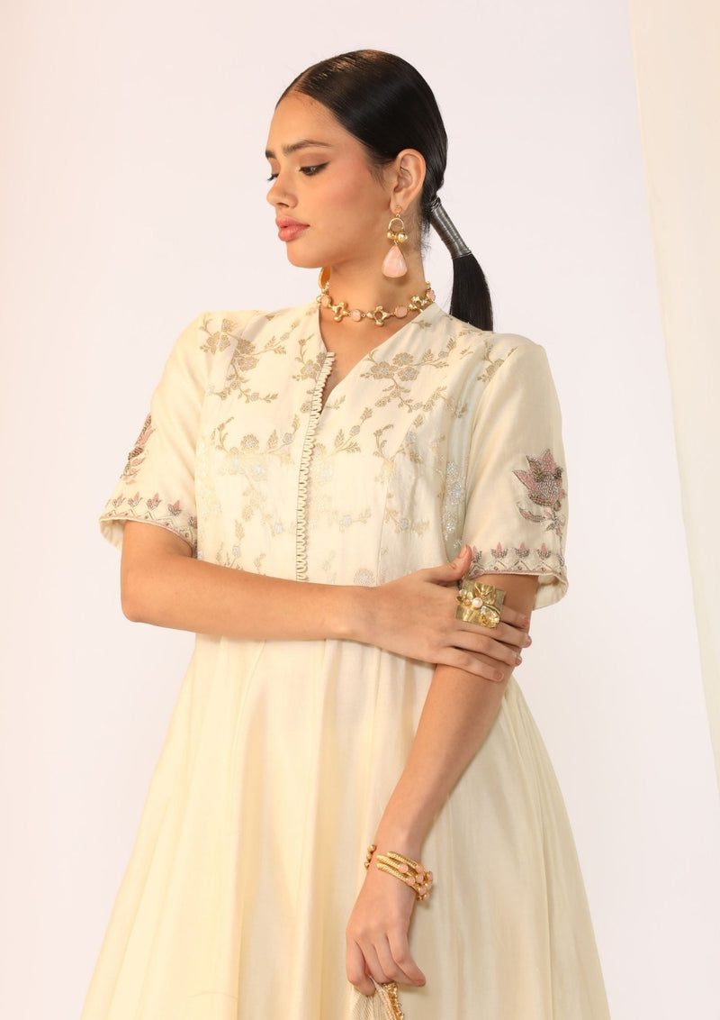 Embroidered silk pearl white kurta set with organza dupatta chanderi by Myoho for women Worldwide