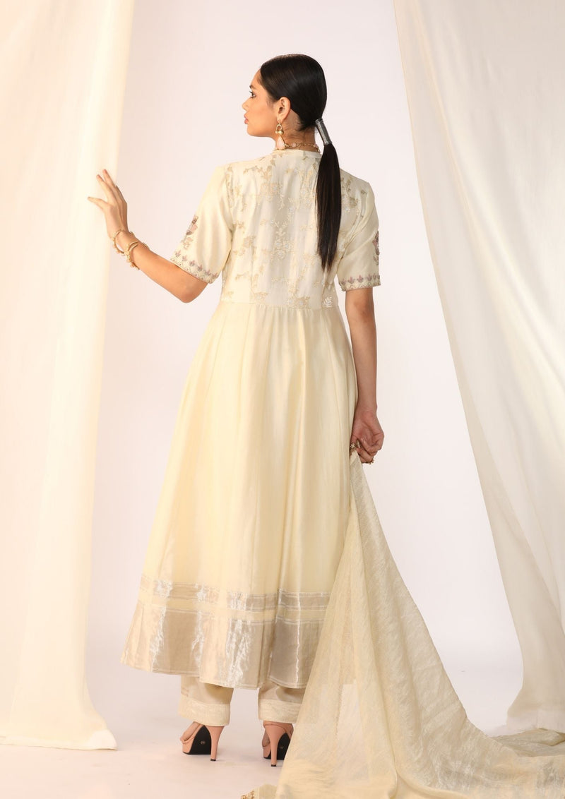 Embroidered silk pearl white kurta set with organza dupatta chanderi by Myoho for women Worldwide