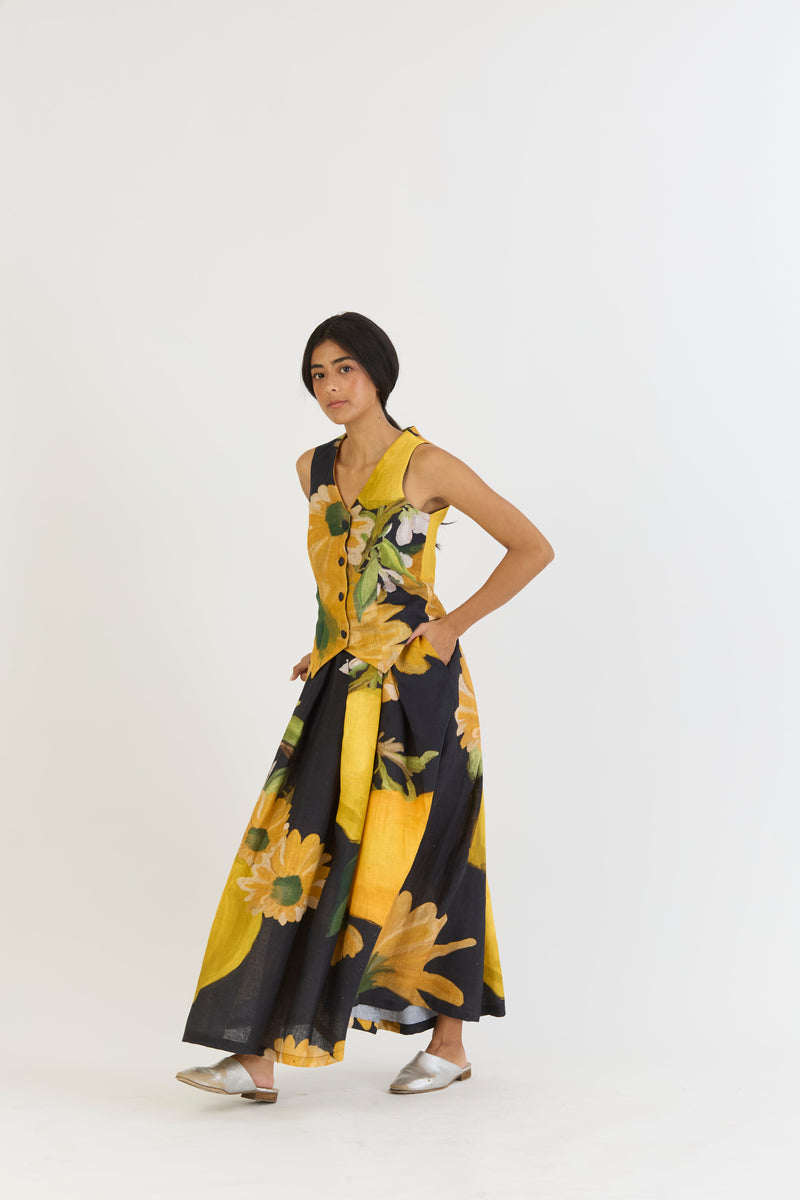 POMELLO WAISTCOAT AND BOX PLEAT SKIRT SET by Yam in yellow color for women Worldwide