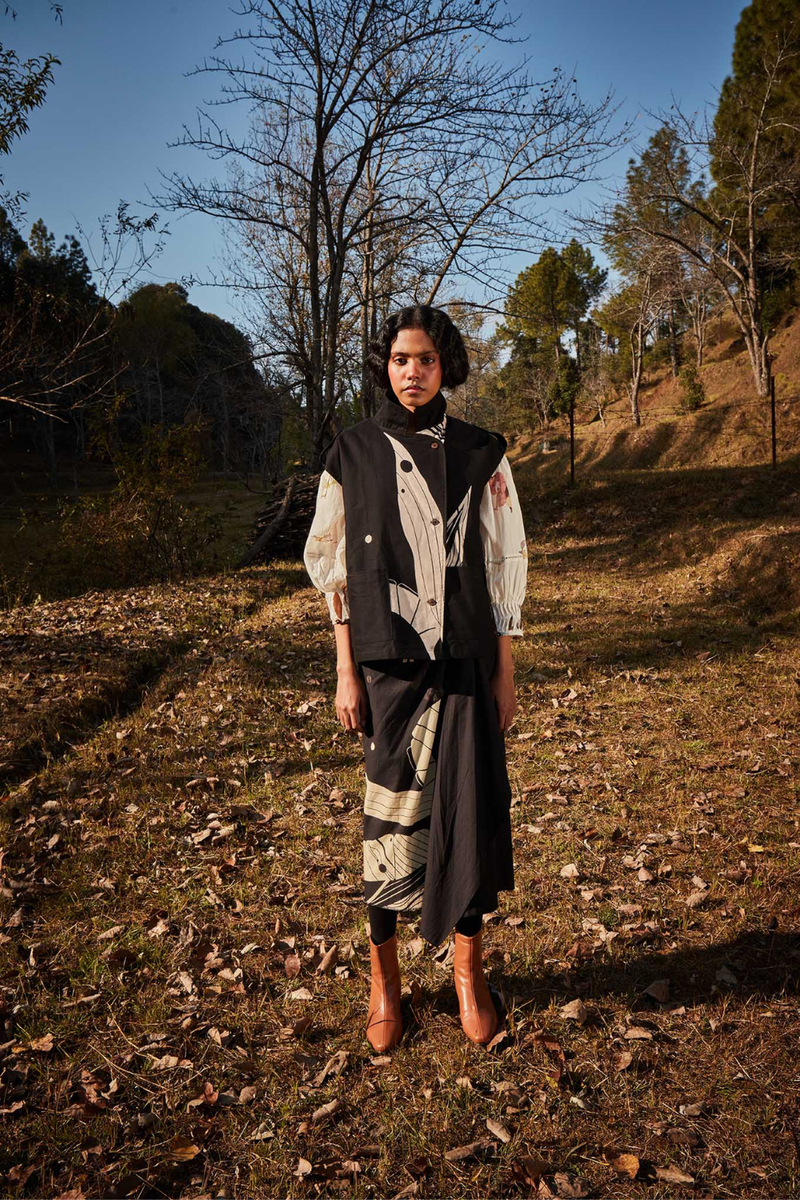 Rustle Skirt oxford by Khara Kapas in black for women Worldwide