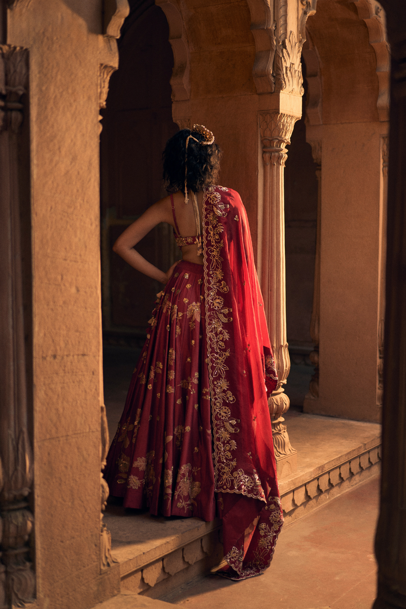 PH-2479 
Lehenga 
Blouse 
Jacket / Dupatta Set by Paulmi & Harsh for women Worldwide