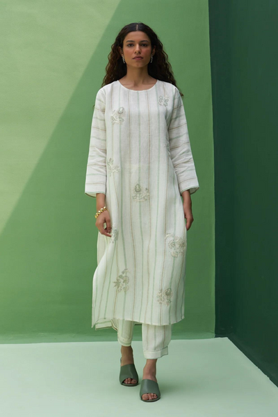 Eiko Striped Linen Kurta Set
- Mint