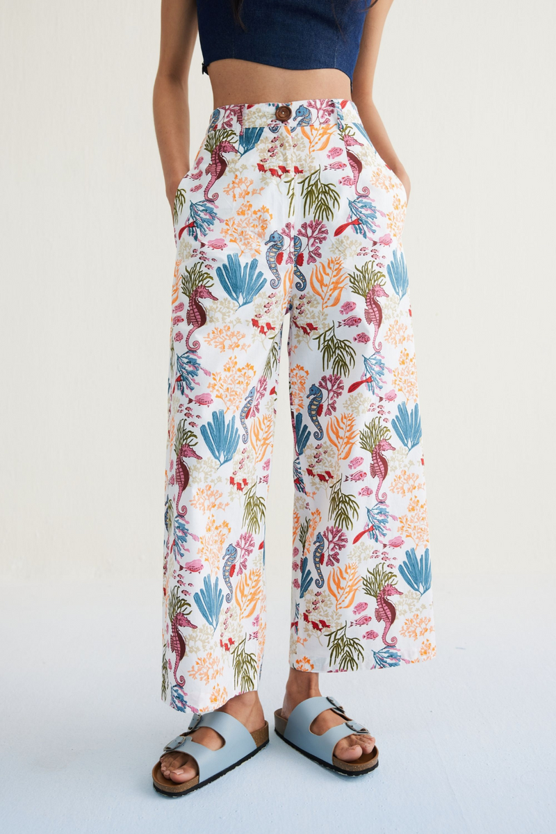 The Seahorse Organic Cotton Trousers poplin by SUI in white color for women Worldwide