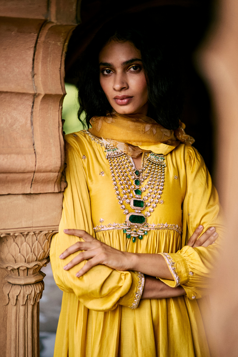 PH-2469 
Kurta 
Pants 
Dupatta Set by Paulmi & Harsh for women Worldwide