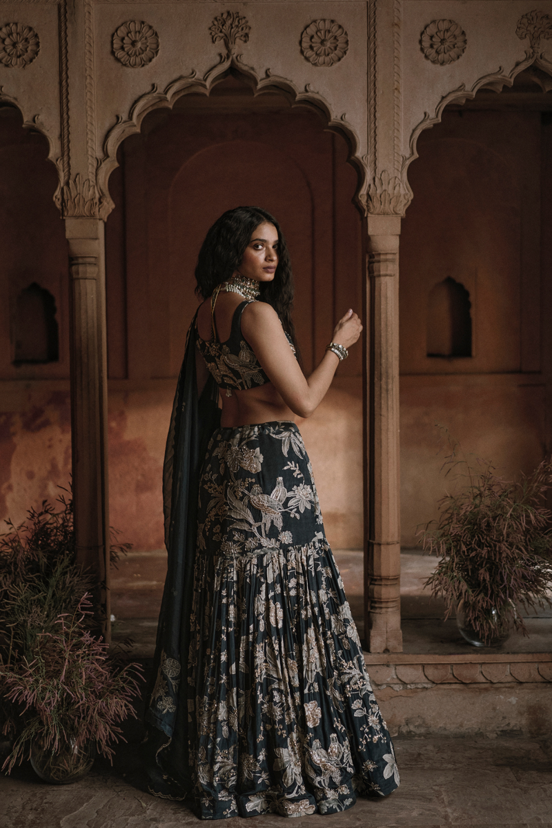 PH-2490 
Lehenga 
Blouse 
Dupatta Set by Paulmi & Harsh for women Worldwide