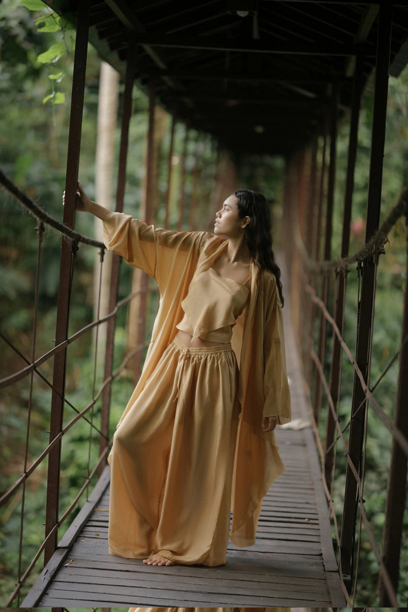 Dhyana Cape Set silk by Ituvana for women Worldwide