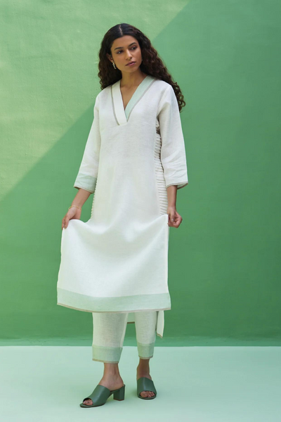 June Border Linen Pleated Kurta
- Ivory