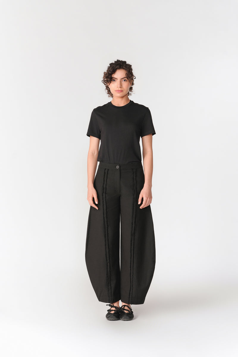 Single Pleat Barrel Pants pant/trouser by Turn Black in black for women Worldwide