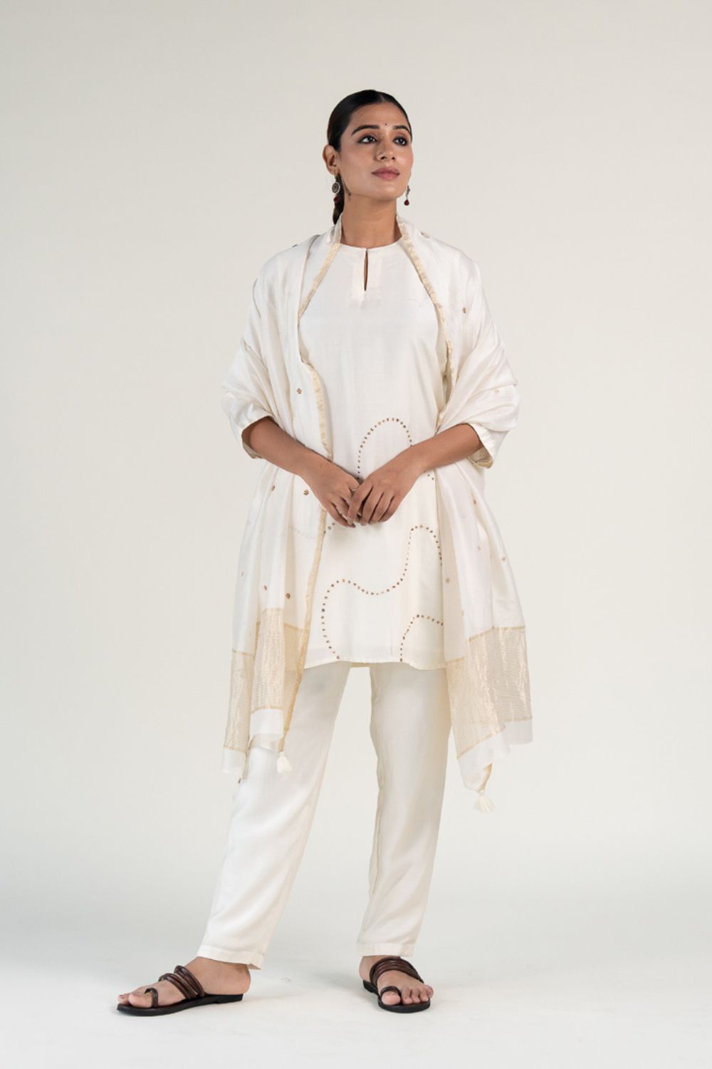 Mehr Kurta Set 
with Ayra Odhani-Ivory