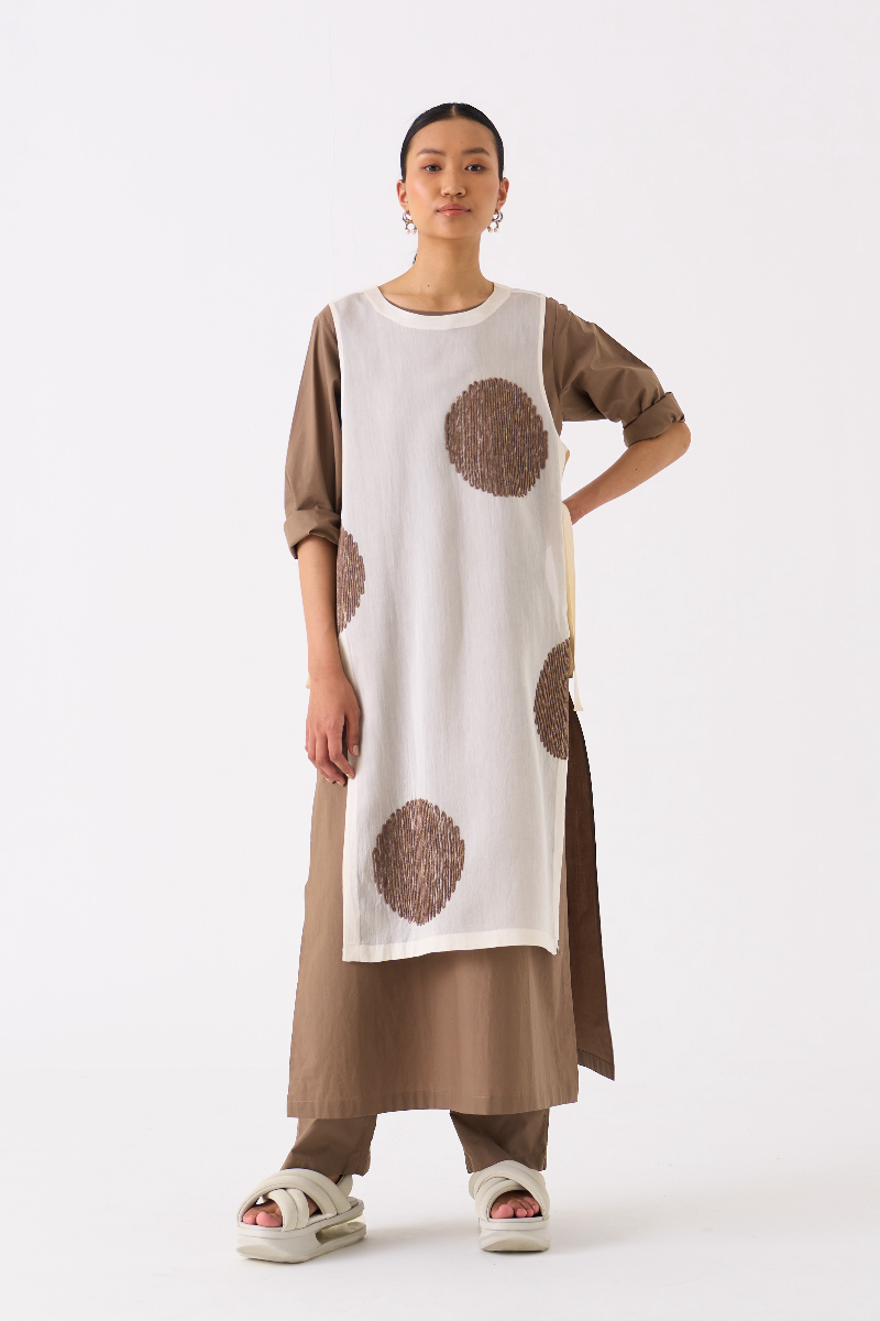 SIDE TIE OVERLAY TUNIC-OVERLAY : IVORY
TUNIC : CEDAR poplin by THREE for women Worldwide