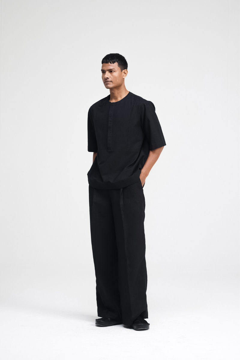 Moe Top cotton by Turn Black in black color for men Worldwide