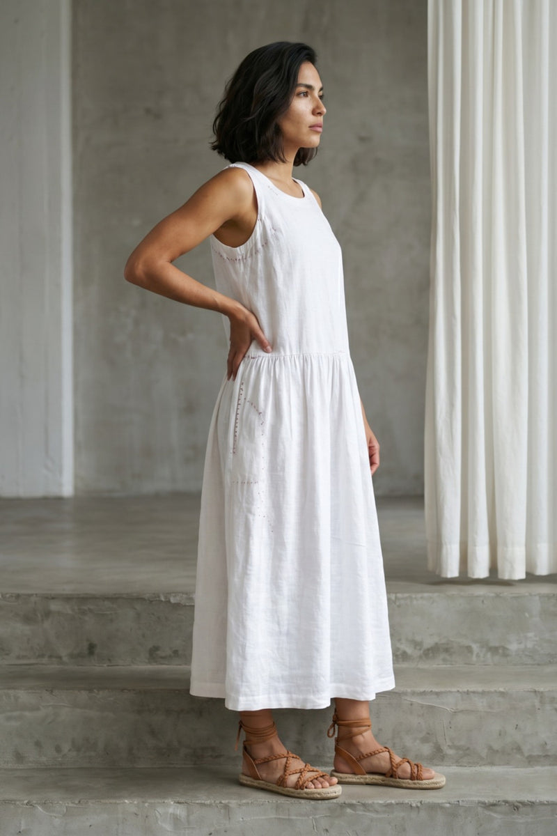 Susan White Dress hemploop, lyocell dress by Doodlage in white for women Worldwide