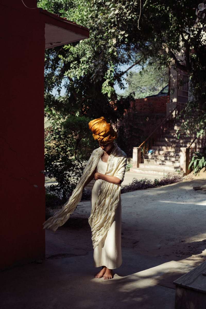 NAVA WOVEN SARI DRESS 100% cotton by Ituvana in ivory color for women Worldwide