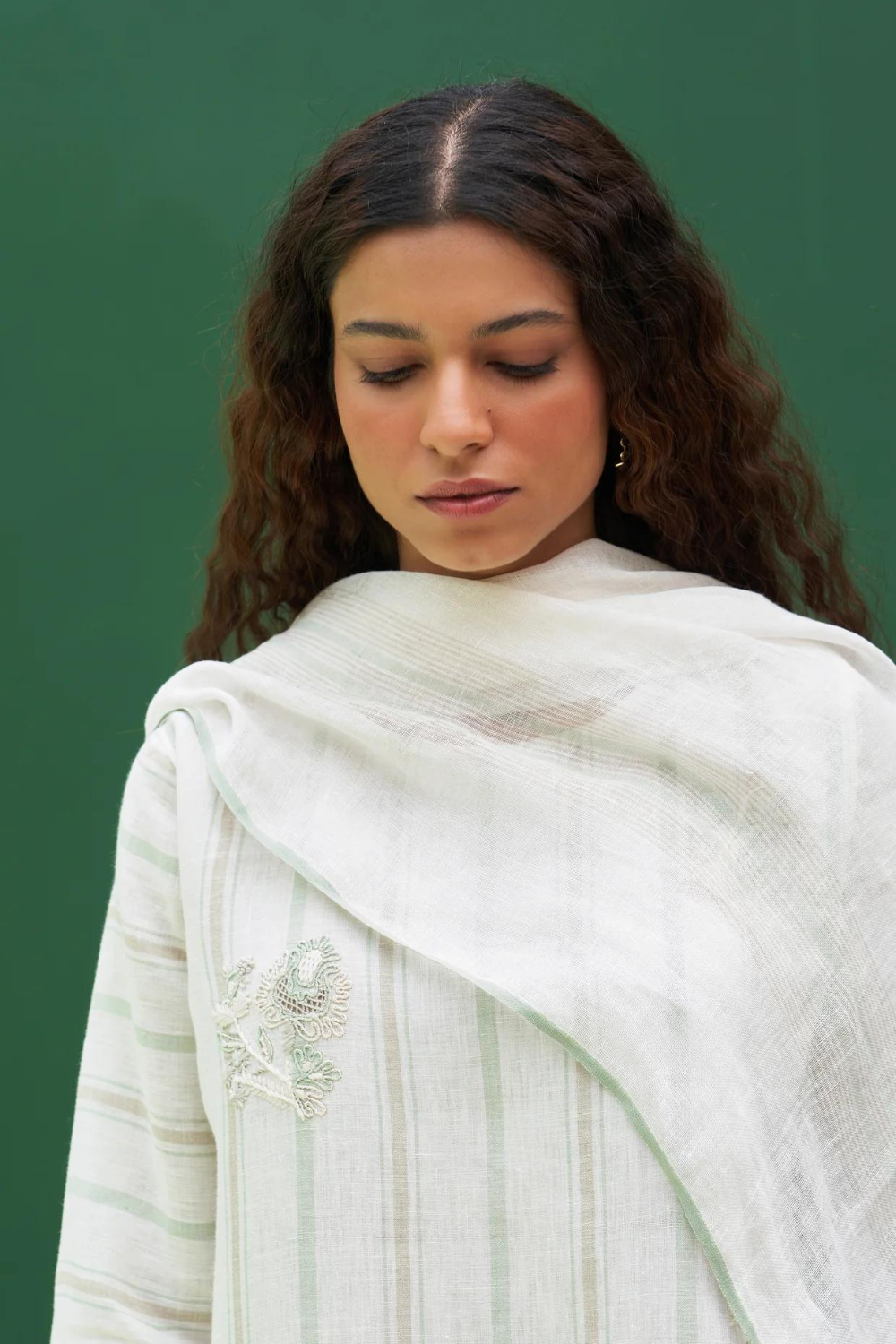 Kuma Stripe Border Linen Dupatta
-Mint