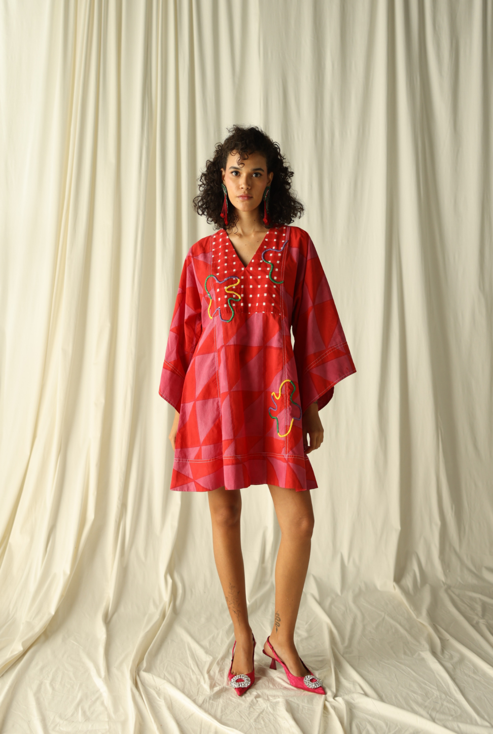 ANDRETTA EMBROIDERED SHIFT DRESS